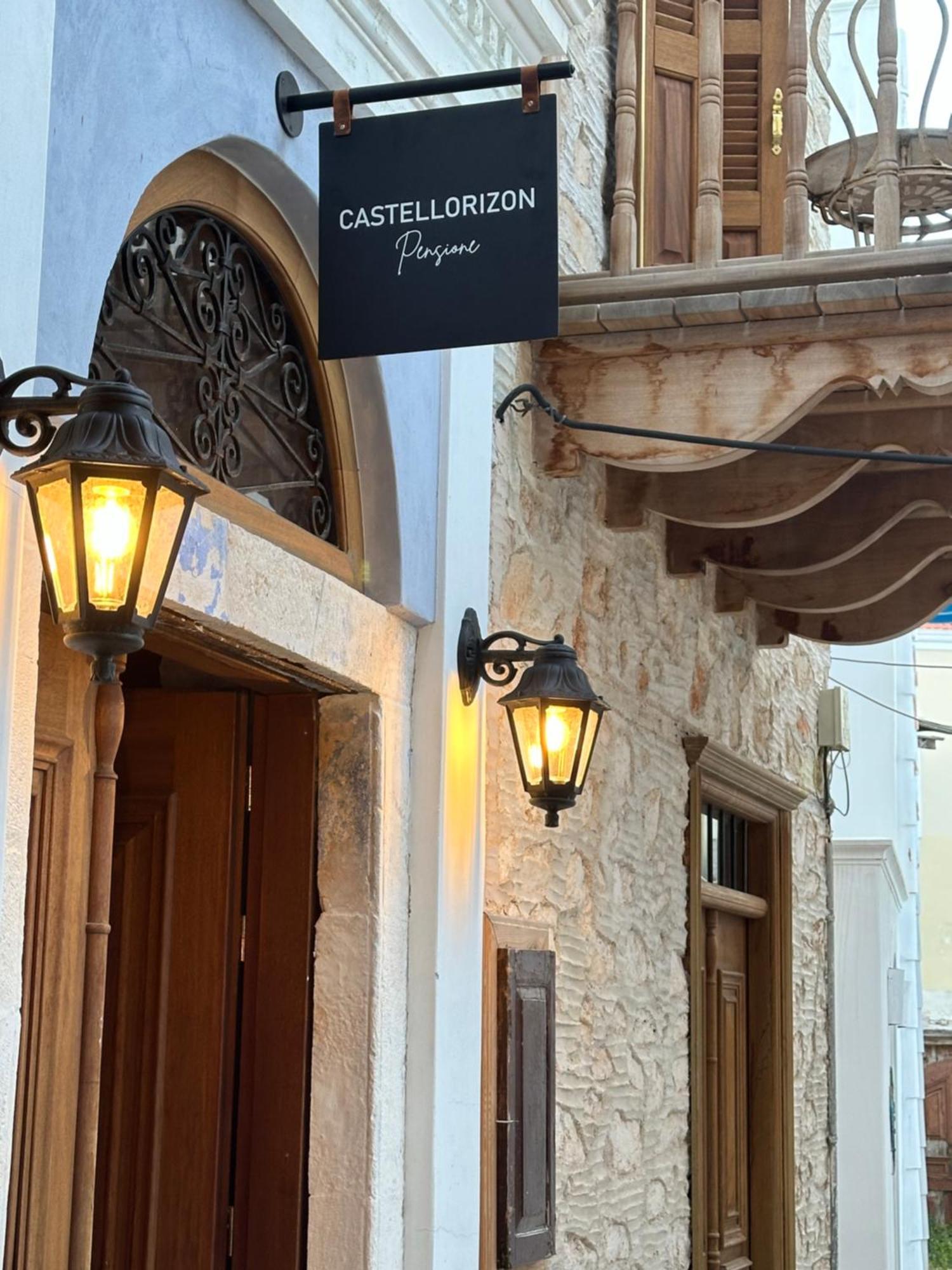 Castellorizon Pensione Meyísti Екстериор снимка